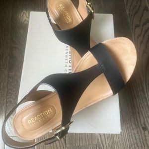 Women Reaction Kenneth Cole Wedges